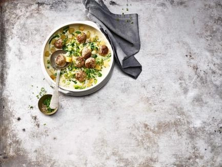 Lihasipulikeitto – finnischer Lauch-Hackfleisch-Topf